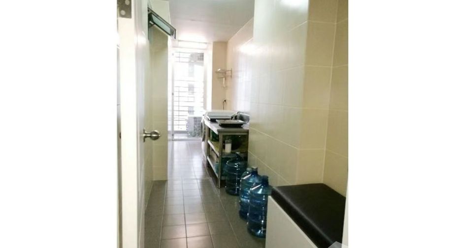 For sale 2 bed condo in Huai Khwang, Bangkok