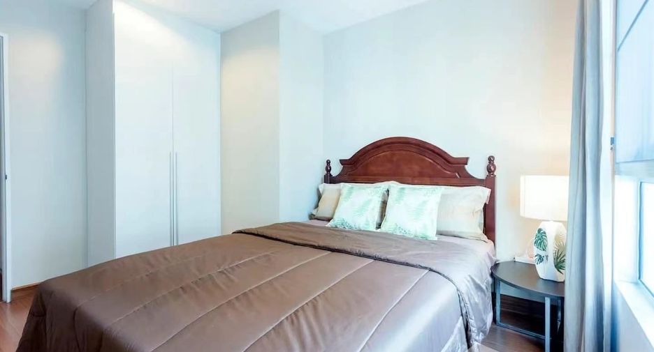 For sale 2 bed condo in Huai Khwang, Bangkok