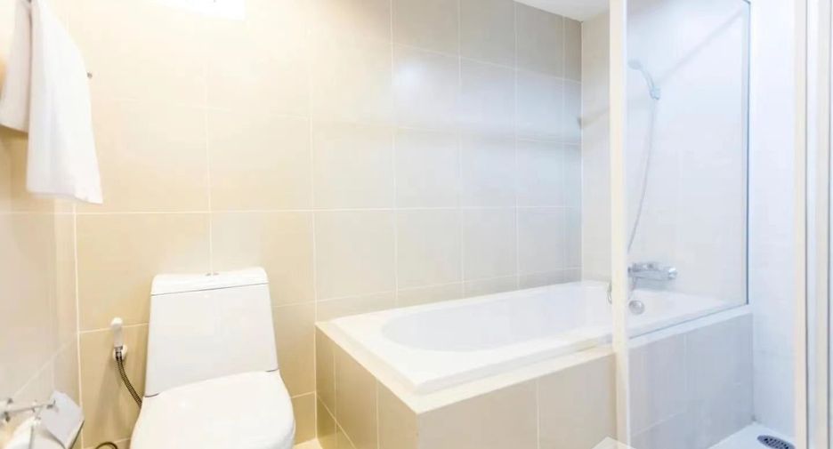 For sale 2 bed condo in Huai Khwang, Bangkok