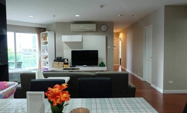 For sale 3 bed condo in Huai Khwang, Bangkok