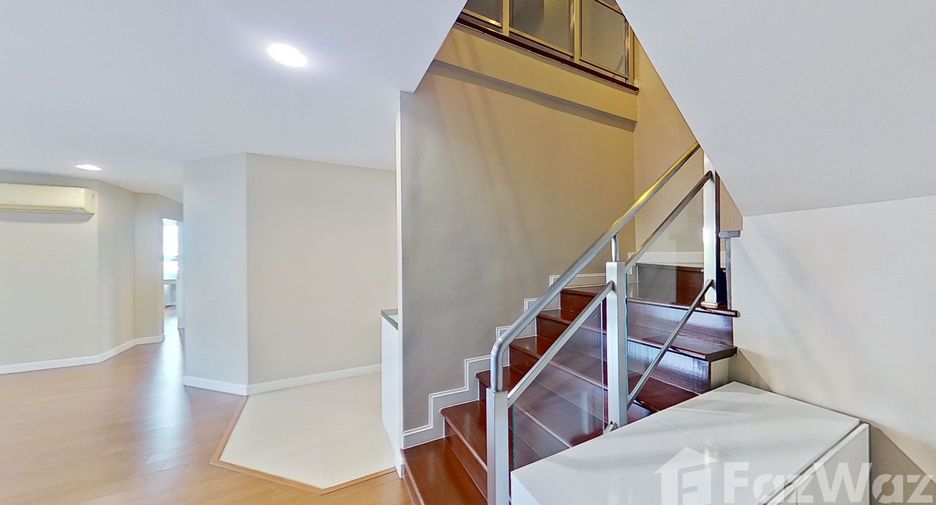 For rent 5 bed condo in Huai Khwang, Bangkok