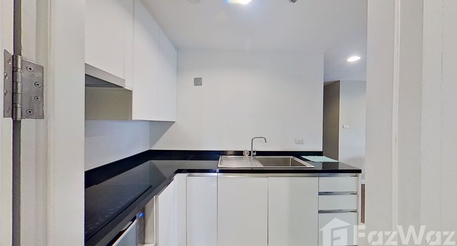 For rent 5 bed condo in Huai Khwang, Bangkok