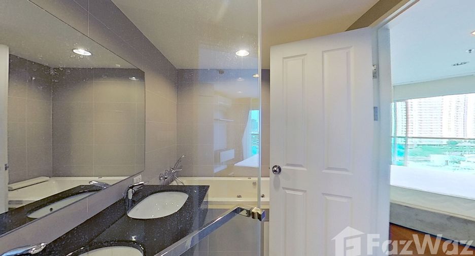 For rent 5 bed condo in Huai Khwang, Bangkok