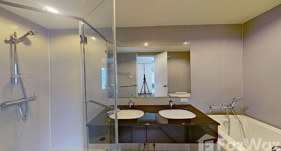 For rent 5 bed condo in Huai Khwang, Bangkok