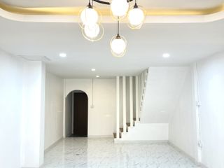 For sale 2 bed townhouse in Mueang Lop Buri, Lopburi