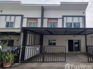 For rent 4 bed townhouse in Krathum Baen, Samut Sakhon