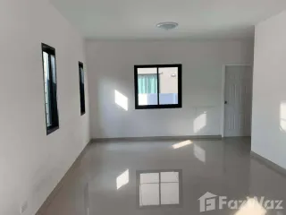 For sale 3 Beds townhouse in Pluak Daeng, Rayong