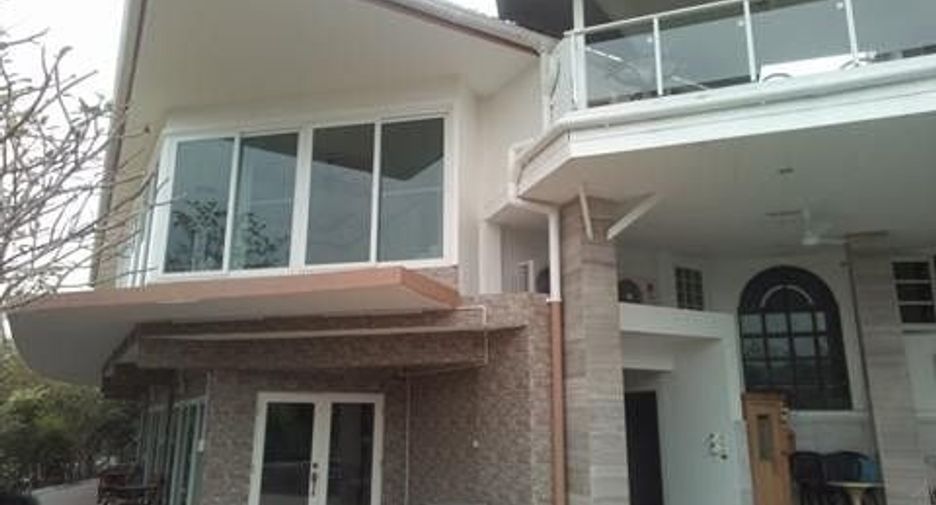 For sale 19 bed villa in Khlong Luang, Pathum Thani