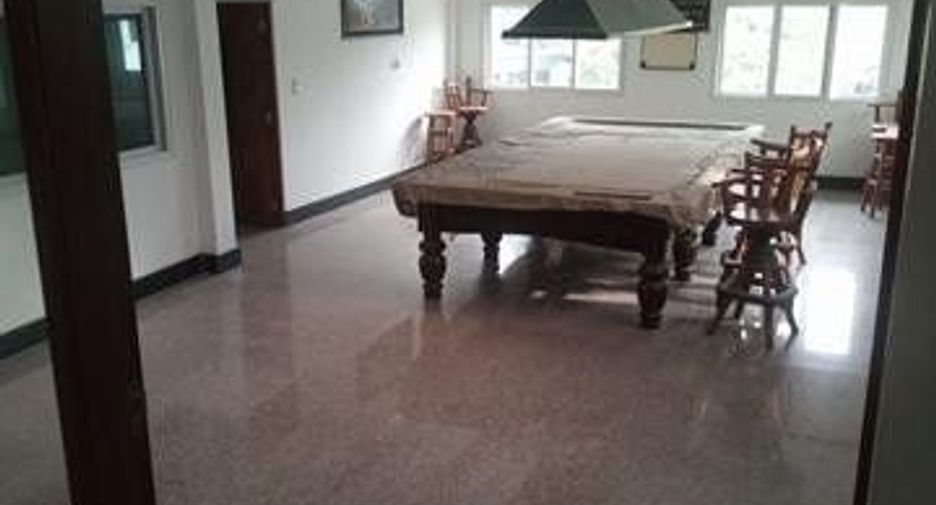 For sale 19 bed villa in Khlong Luang, Pathum Thani
