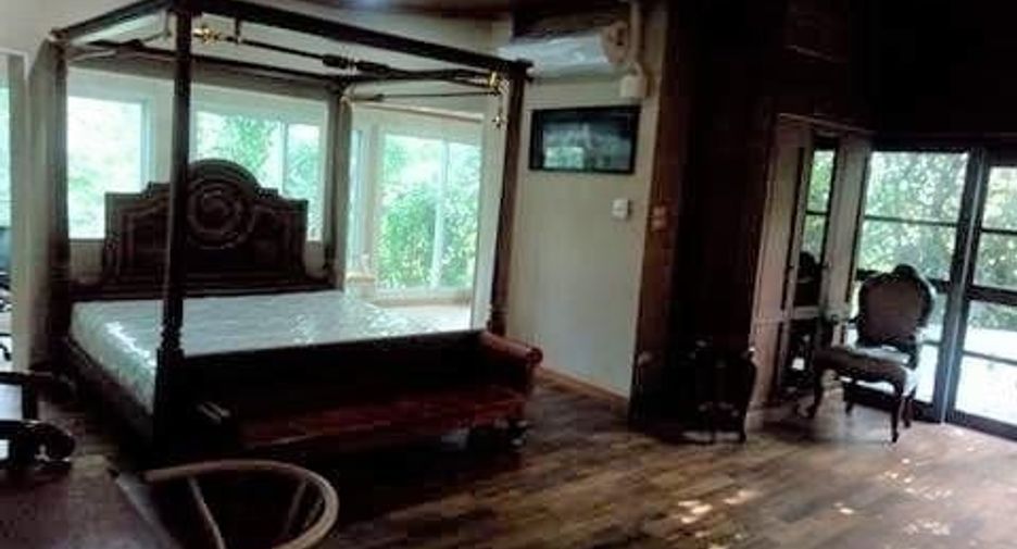 For sale 19 bed villa in Khlong Luang, Pathum Thani