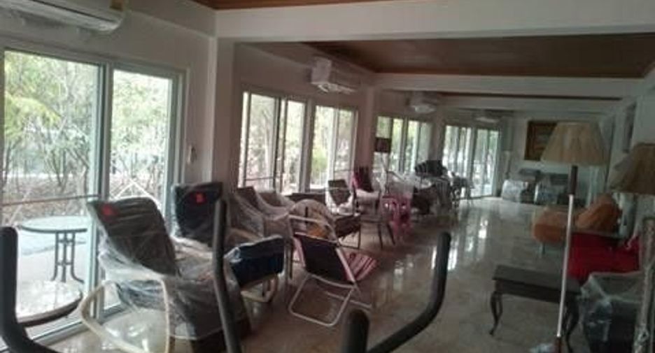 For sale 19 bed villa in Khlong Luang, Pathum Thani