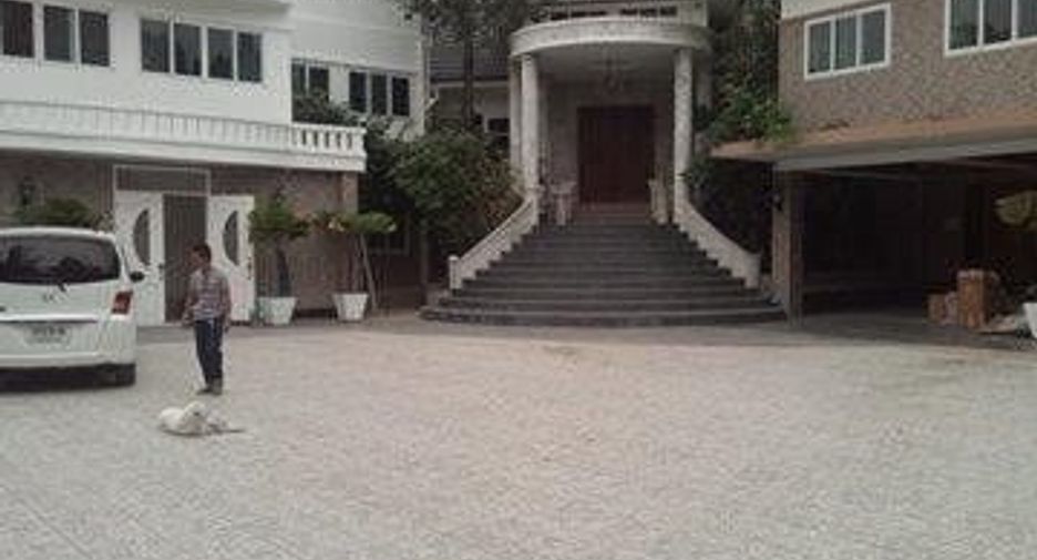 For sale 19 bed villa in Khlong Luang, Pathum Thani