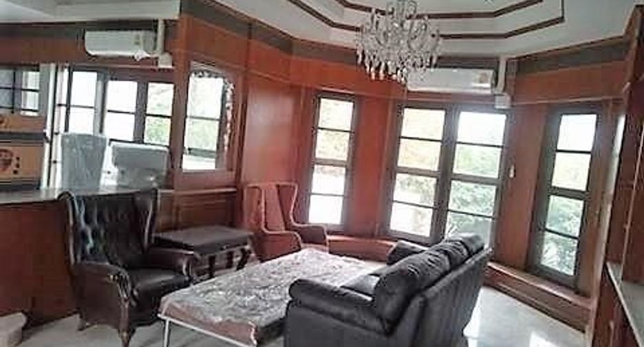 For sale 19 bed villa in Khlong Luang, Pathum Thani