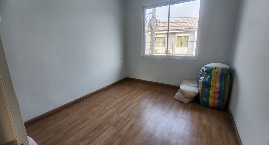 For sale 3 bed townhouse in Pak Kret, Nonthaburi