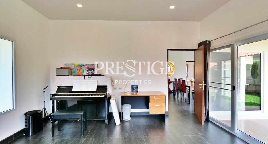 À vendre et à louer 4 chambres maison à Sattahip, Chonburi