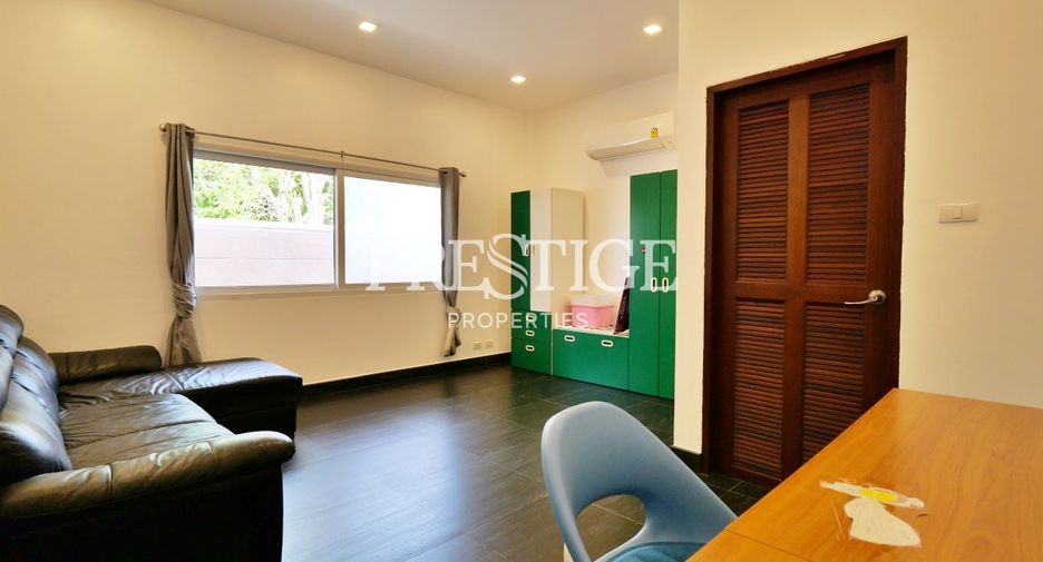À vendre et à louer 4 chambres maison à Sattahip, Chonburi