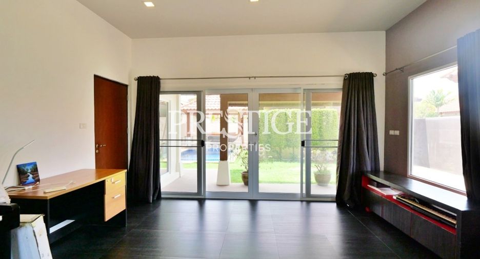 À vendre et à louer 4 chambres maison à Sattahip, Chonburi