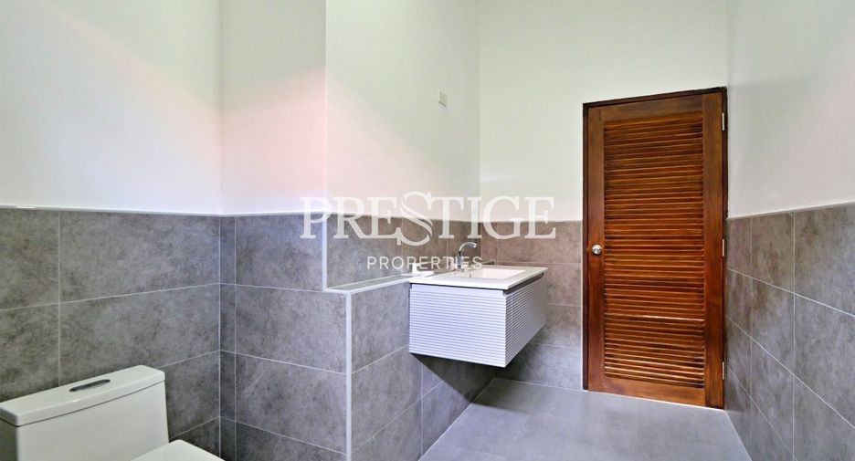 À vendre et à louer 4 chambres maison à Sattahip, Chonburi