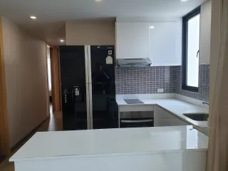 For sale 3 bed condo in Phaya Thai, Bangkok