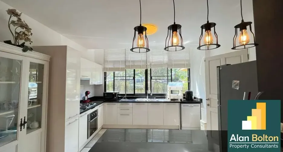 For rent and for sale 4 bedrooms house in Bang Lamung, Chonburi