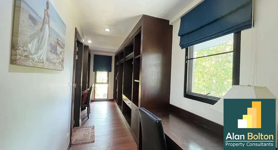 For rent and for sale 4 bedrooms house in Bang Lamung, Chonburi
