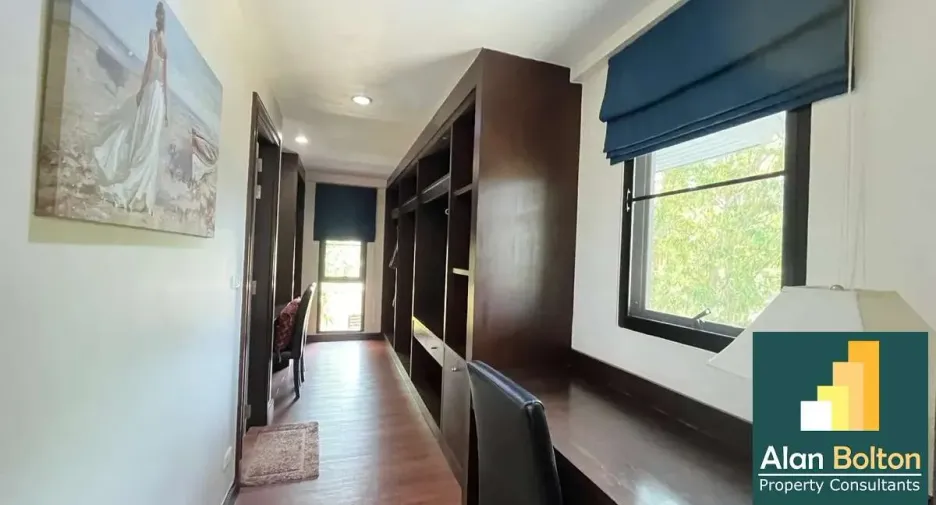 For rent and for sale 4 bedrooms house in Bang Lamung, Chonburi
