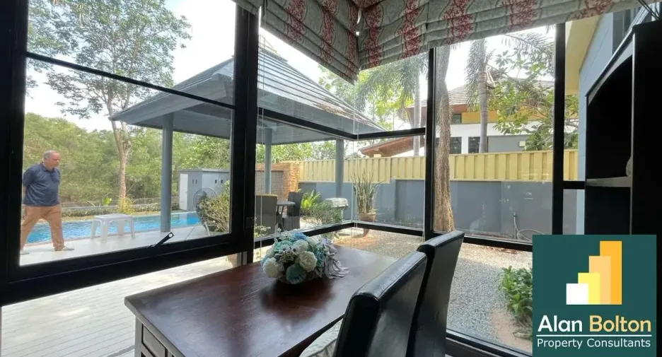 For rent and for sale 4 bedrooms house in Bang Lamung, Chonburi