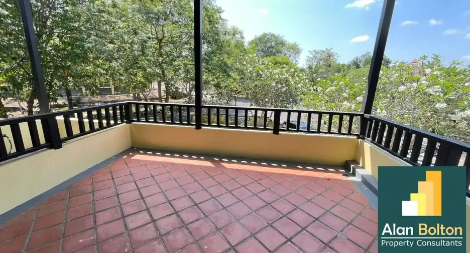 For rent and for sale 4 bedrooms house in Bang Lamung, Chonburi
