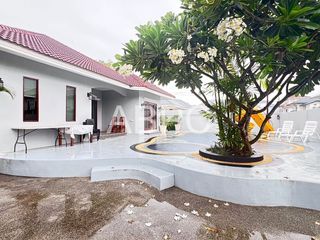 À louer et à vendre 5 chambres maison à Bang Lamung, Chonburi