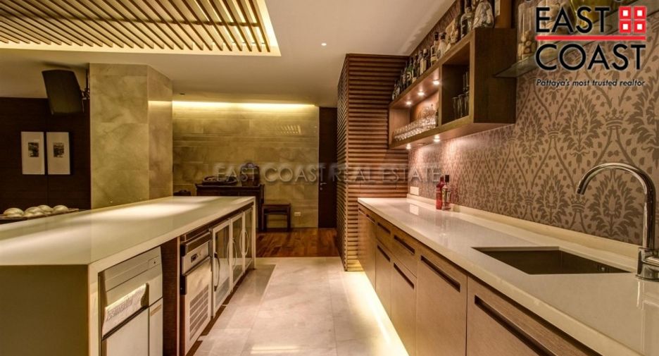 For sale 4 bedrooms condo in Central Pattaya, Pattaya