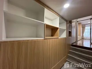 For sale 4 bed townhouse in Mueang Chiang Mai, Chiang Mai