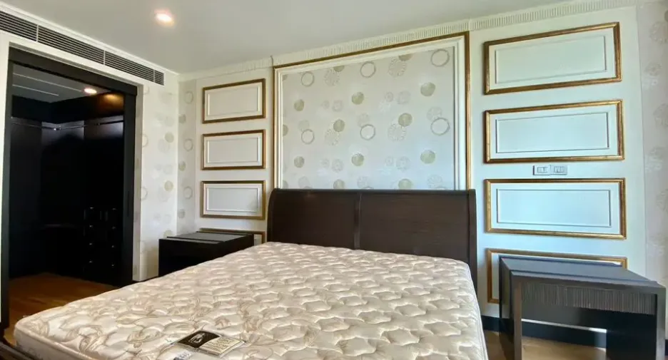 Wohnung zur Miete mit 4 Zimmer in Pathum Wan, Bangkok