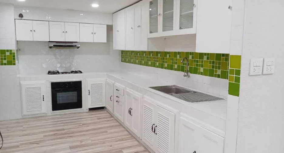 For rent 4 Beds condo in Khlong Toei, Bangkok