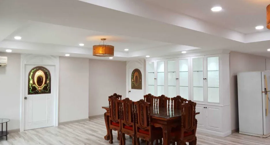 For rent 4 Beds condo in Khlong Toei, Bangkok