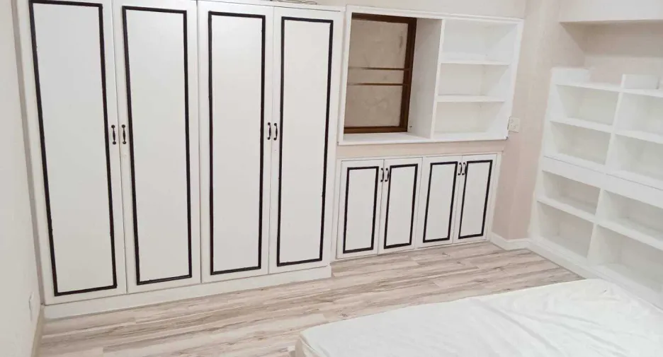 For rent 4 Beds condo in Khlong Toei, Bangkok