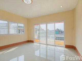 For sale 2 bed townhouse in Mueang Phrae, Phrae