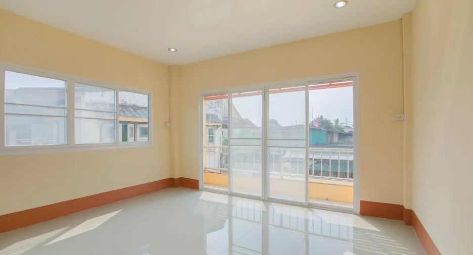 For sale 2 bed townhouse in Mueang Phrae, Phrae