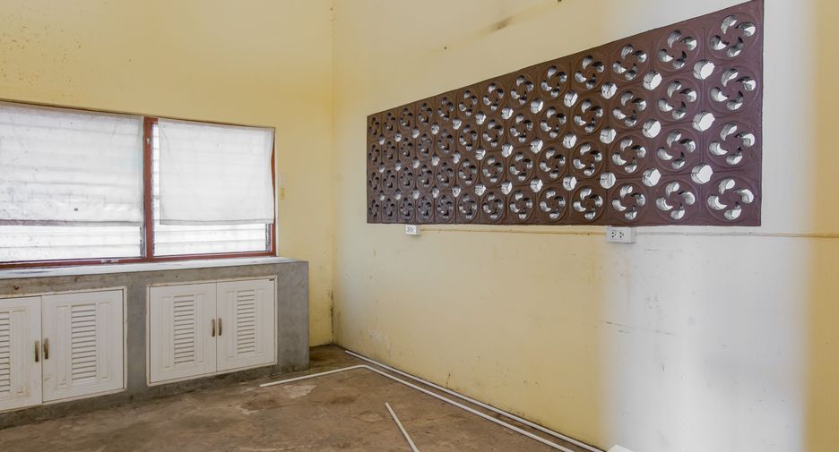 For sale 3 bed townhouse in Mueang Phrae, Phrae