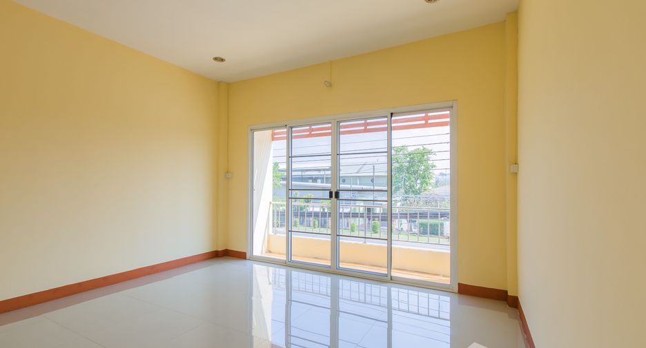 For sale 2 bed townhouse in Den Chai, Phrae