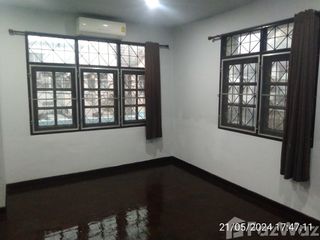 For sale 2 bed townhouse in Mueang Nonthaburi, Nonthaburi
