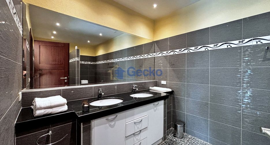 For rent そして for sale 4 ベッドルーム house in Bang Lamung, Chonburi