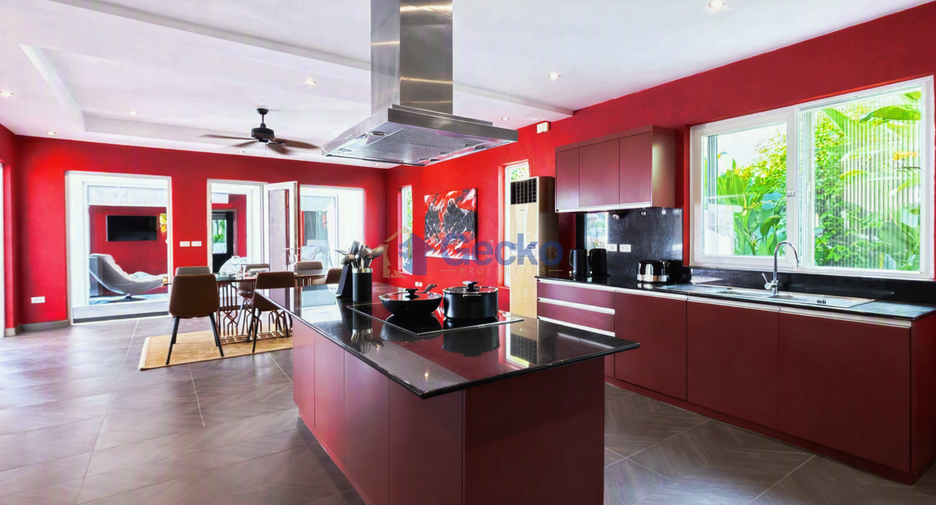 For rent そして for sale 4 ベッドルーム house in Bang Lamung, Chonburi