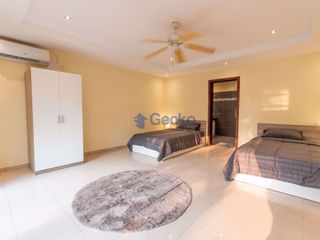 Haus zum Kauf mit 4 Zimmer in Bang Lamung, Chonburi