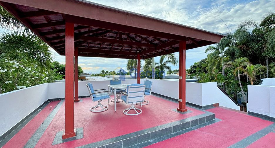 For rent そして for sale 4 ベッドルーム house in Bang Lamung, Chonburi