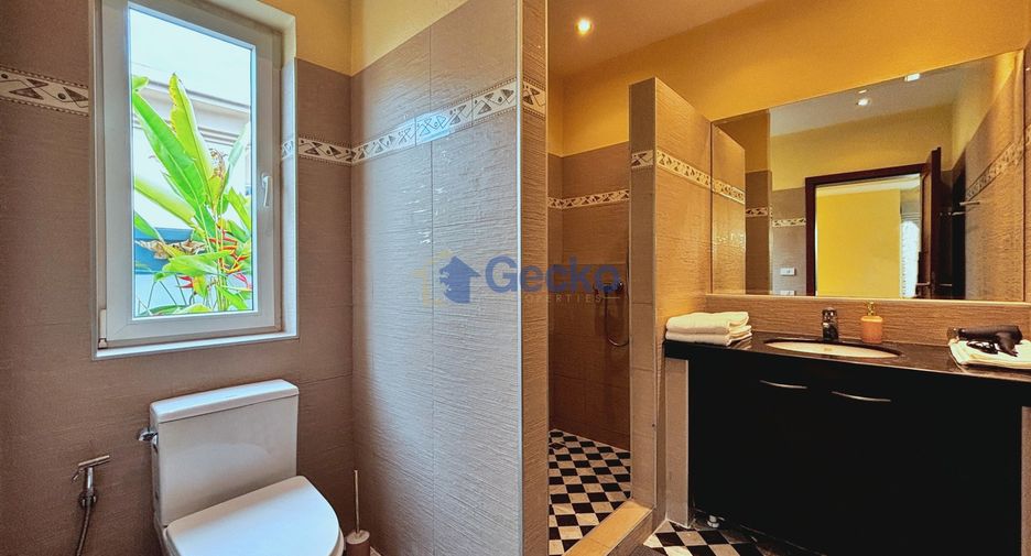 For rent そして for sale 4 ベッドルーム house in Bang Lamung, Chonburi