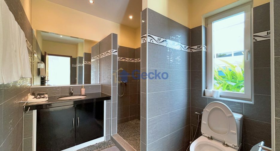 For rent そして for sale 4 ベッドルーム house in Bang Lamung, Chonburi
