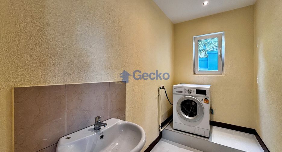 For rent そして for sale 4 ベッドルーム house in Bang Lamung, Chonburi