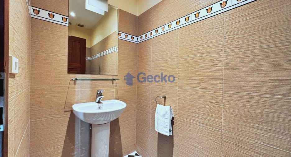For rent そして for sale 4 ベッドルーム house in Bang Lamung, Chonburi