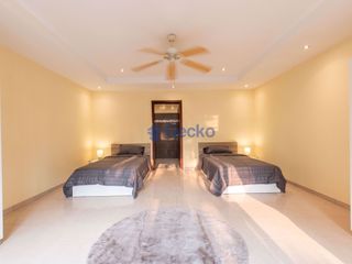 Haus zum Kauf mit 4 Zimmer in Bang Lamung, Chonburi
