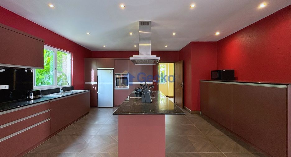 For rent そして for sale 4 ベッドルーム house in Bang Lamung, Chonburi